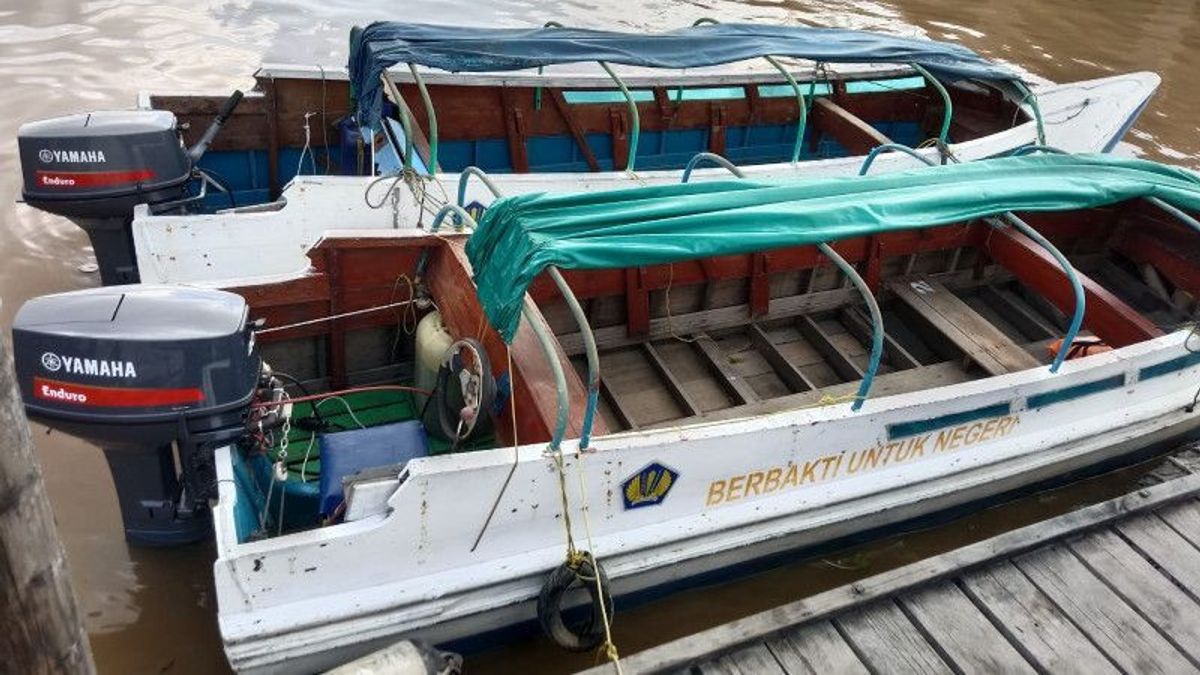 Bea Cukai Hibahkan 2 Speedboat Kayu Senilai Rp100 Juta ke Pemkab Indragiri Hilir Riau