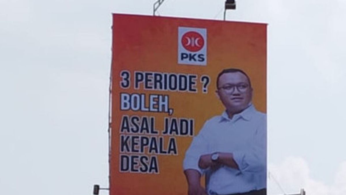 Di Depok Ada Billboard PKS Dukung Wacana 3 Periode Asal Jadi Kepala Desa