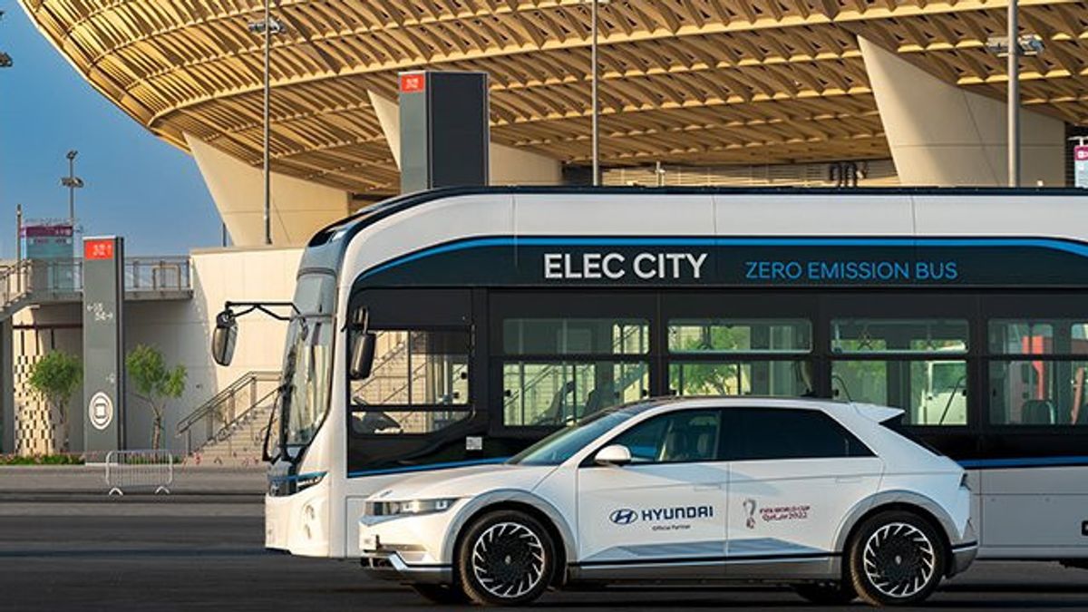 FIFAを支援し、ヒュンダイは正式にスポンサーとなり、アスリートに電気バスを提供
