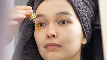 Beauty Experts Call It Important To Use Face Serum