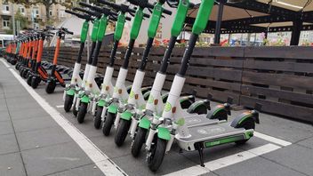Electric Scooter Drivers In Japan No More Need SIM Starting July