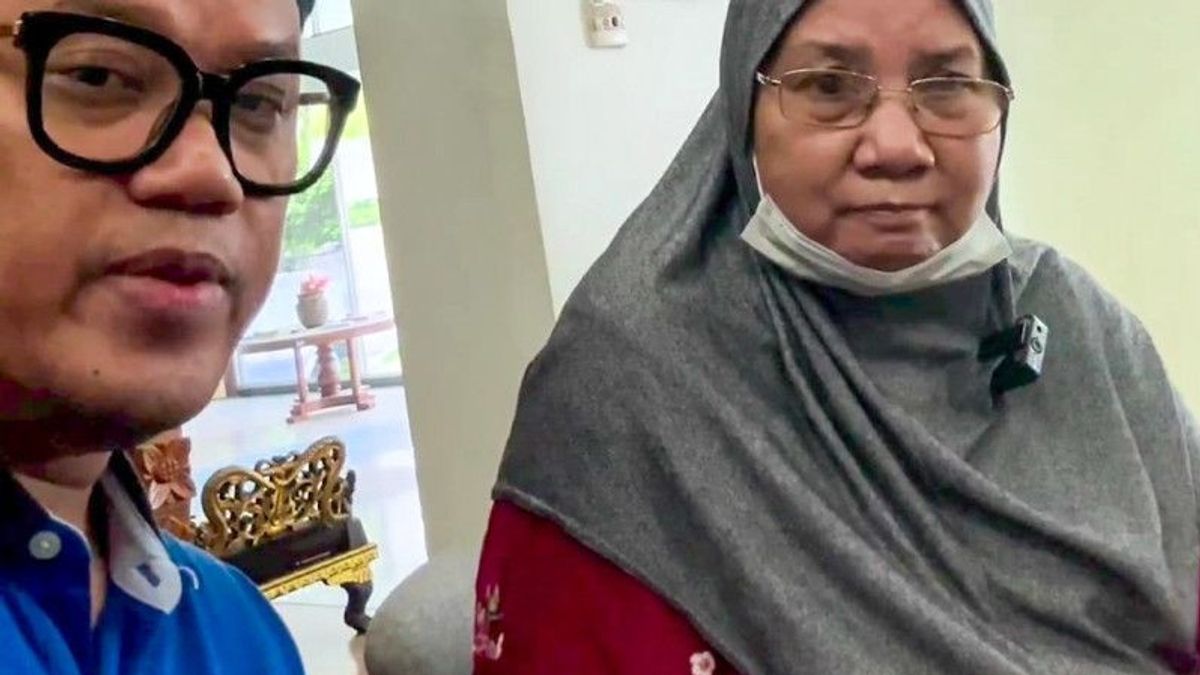 Presenter Uya Kuya Brings Abandoned Migrant Workers Home In Malaysia