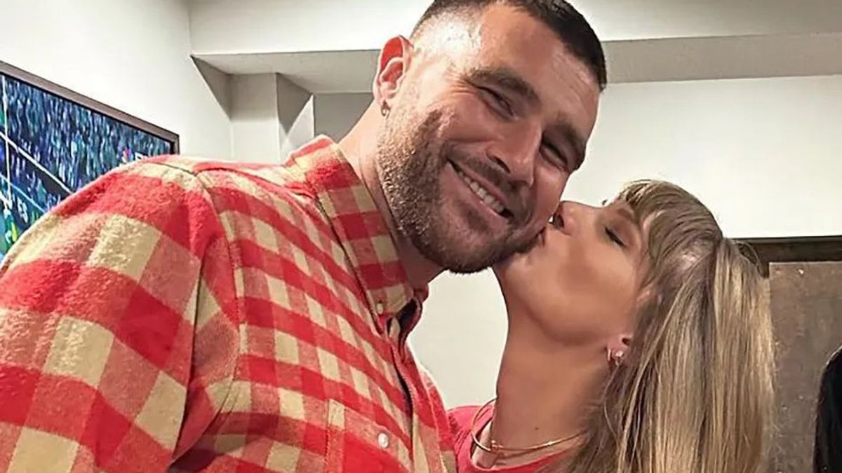 Fiance Rumored, Taylor Swift Watches Travis Kelce's Match With Father