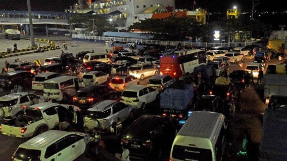 今日予測された帰郷流量のピーク、運輸省はメラク港の車両密度を緩和するための4つの戦略を実行します