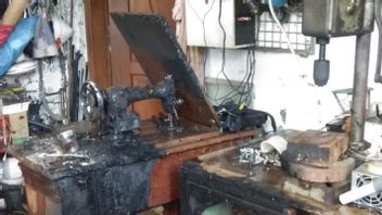 Mesin Gerinda Korslet, Rumah Tiga Lantai di Tambora Hangus Terbakar