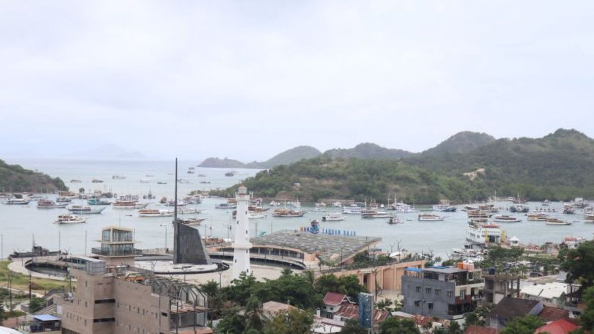 BMKG: Labuan Bajo Air While Cleaning Volcanic Ash Distribution Of Mount Lewotobi Men