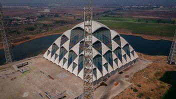 フタマ・カリヤ - アディ・カリヤは、IDR 4960億に相当するアル・ジャバー・グランド・モスク・プロジェクトの建設を継続します:最大60,000人の会衆を収容することができます