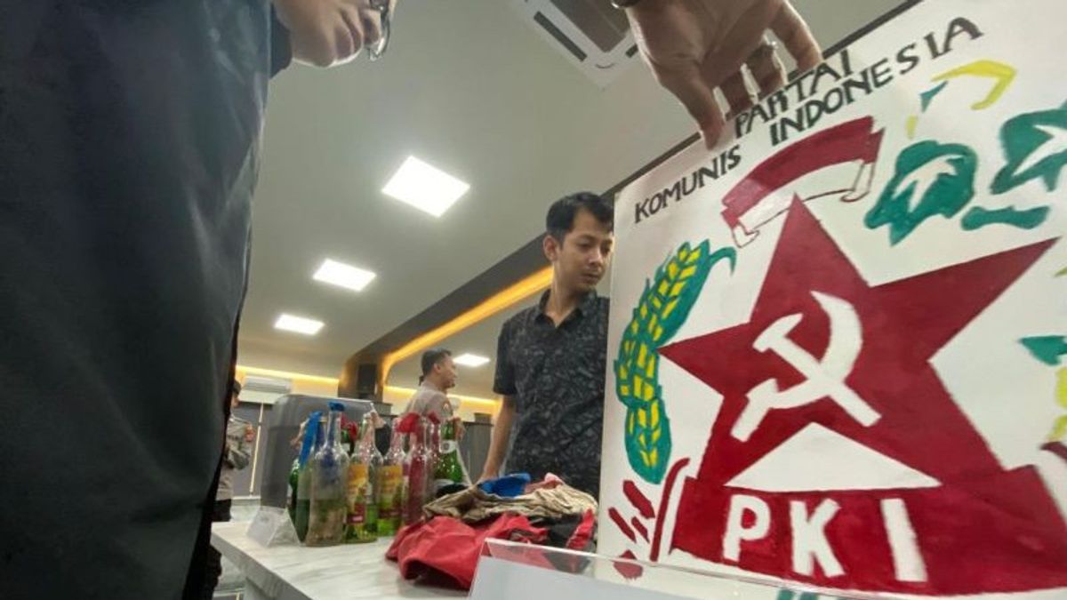in sur la découverte du symbole pk au FKIP Unmul, le campus nommé outil d’apprentissage historique de la démocratie indonésienne