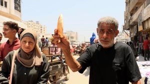 القوات الإسرائيلية تعيد فتح النار على مواطني غزة بالقرب من موقع الإغاثة، وقتل 25 شخصا