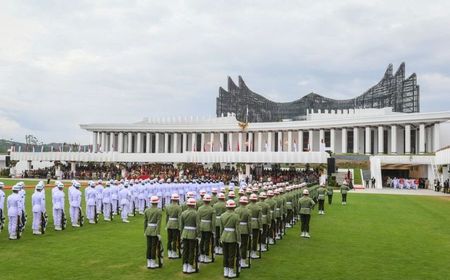 TNI AU Tampilkan Atraksi Pesawat Tempur F16 di IKN Nusantara