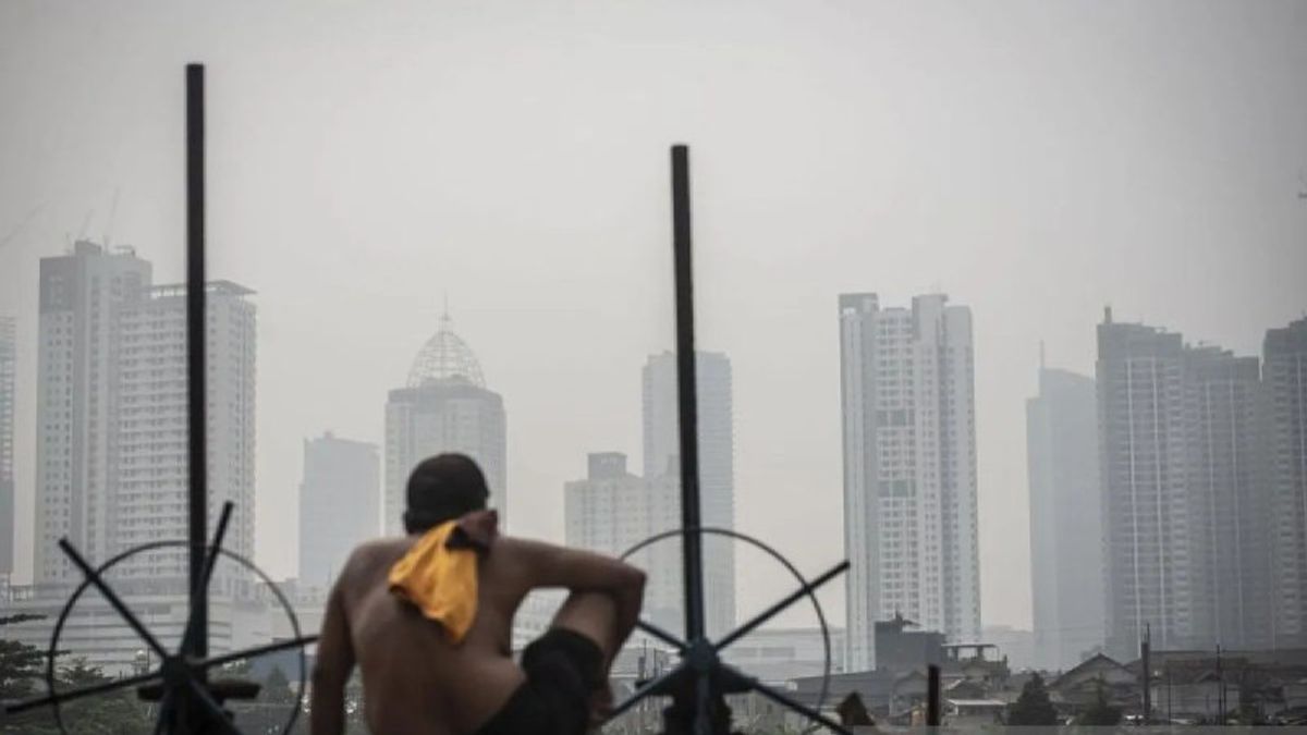 تمتلك DLH DKI Jakarta 23 جهاز استشعار هواء منخفض التكلفة ، وتطالب DKI Jakarta بتحديد مصدر التلوث بدقة أكبر