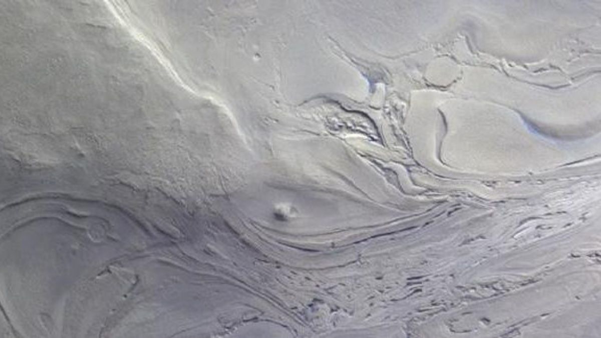 Vortex Ressemblant à Une Empreinte Digitale Sur Mars Capturé Par Un Vaisseau Spatial De L’ESA