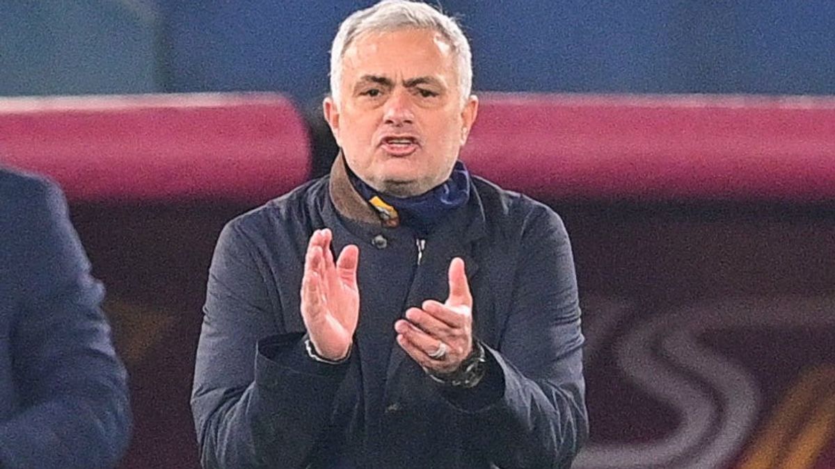  AS Roma Menang Tipis atas Cagliari, Mourinho Tak Bisa Jawab Apapun Soal Performa Tim