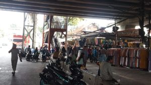 Sudah Dipungut Rp300 Ribu Per Bulan, PKL di Pasar Tanah Abang Juga Diminta Uang Harian