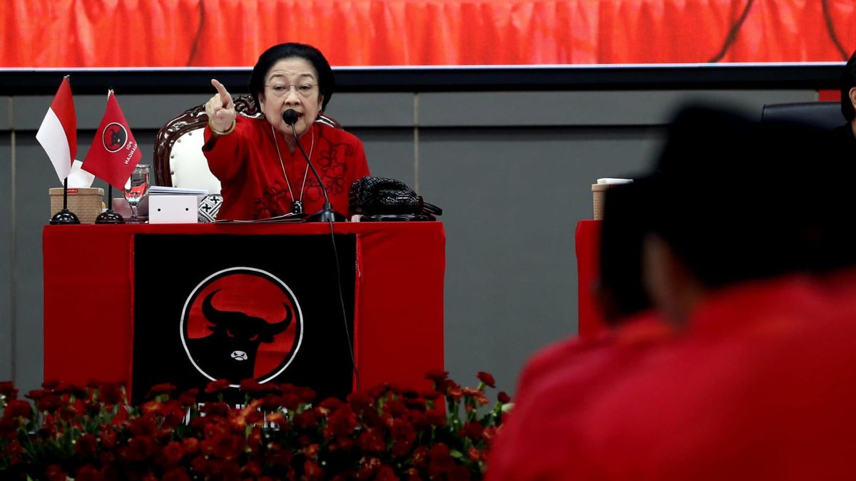 7 Megawati's Orders To PDIP Cadres: Tap People's Doors To Socialize Ganjar