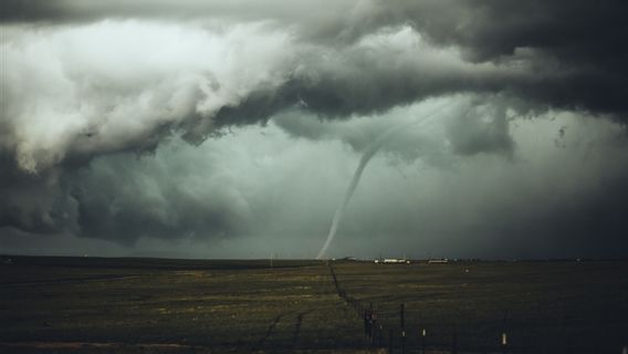 A Tornado Appears In The Tabanan Rice Fields, This Is The BMKG Explanation