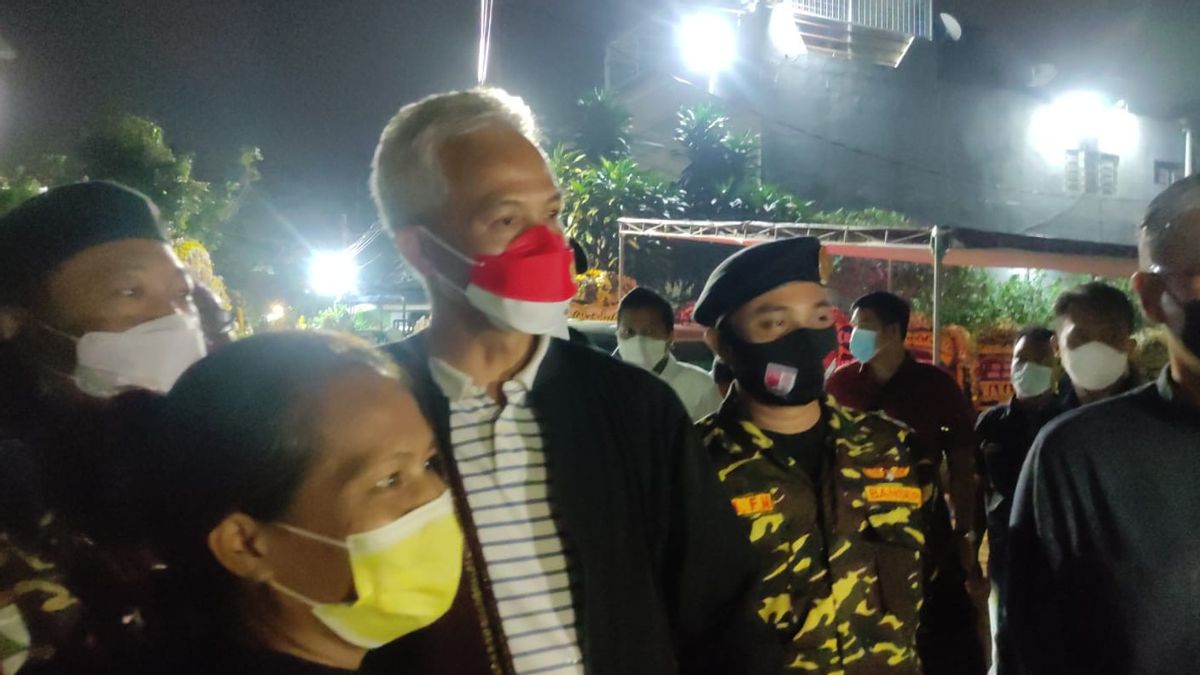 Dapat Kabar Duka Sabam Sirait Wafat, Ganjar Pranowo Terbang dari Semarang untuk Melayat