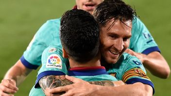 Messi dan Suarez Tertangkap Kamera di Restoran Barcelona, Makan Malam Terakhir?