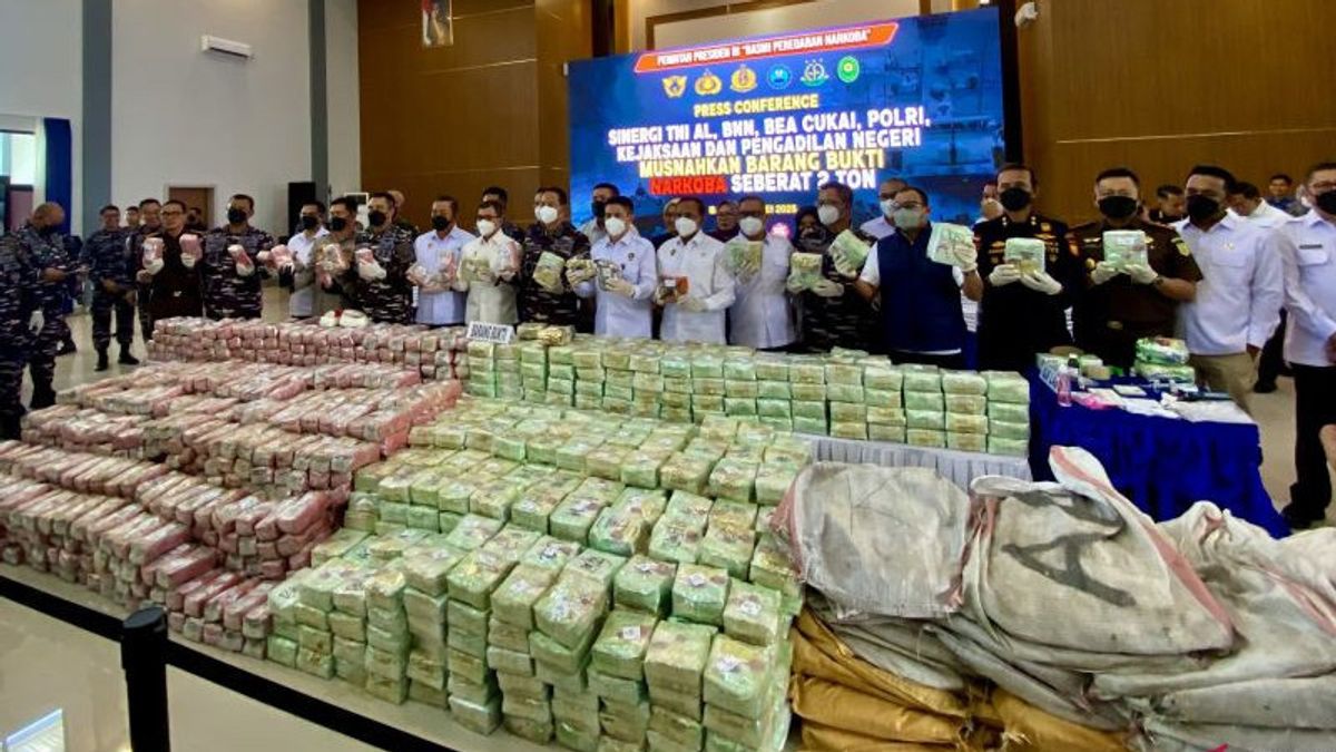    TNI AL Musnahkan 2 Ton Narkoba Selundupan Senilai Rp7,5 Triliun di Kepri