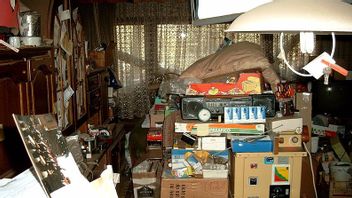 Beware Of Hoarding Disorder Symptoms If You Like To Hoard Unusable Goods