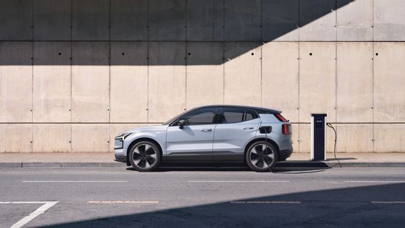 Volvo Will Use Tesla Supercharging For BEV Starting In 2025