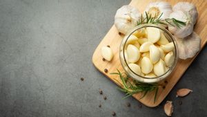 Berani Coba? Ini Cara Makan Bawang Putih Mentah Paling Ampuh Obati Berbagai Penyakit