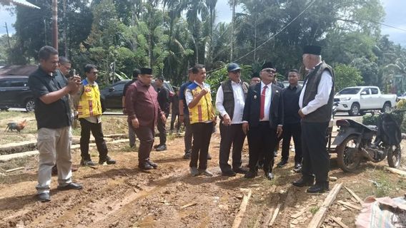 Paskabencana, Pemkab Pasaman Barat Bangun Jalan Alternatif di Kecamatan Talamau 