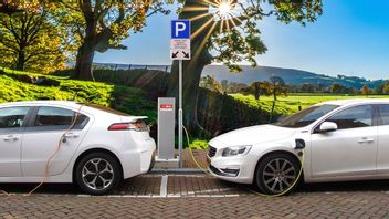 Security Of Vulnerable Electric Vehicles Against Cyber Attacks: Personal And Security Data Threatened