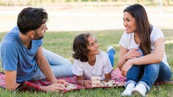 Getting To Know The FAFO Trend In Child Care Patterns, Follow Tips And How To Practice It