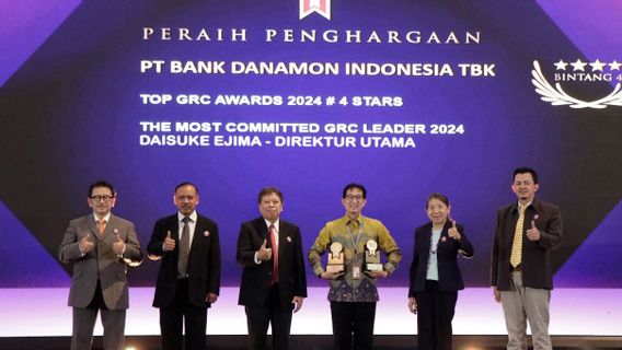 [FOTO] Danamon Menerima Dua Penghargaan pada Ajang Tahunan TOP GRC Awards 2024