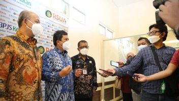 طابور مستشفى عائشة بونوروغو عبر الإنترنت يفوز بجائزة BPJS Health