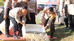 Kaltara Police Spread Lele Fish Seeds, Support Food Swasembada