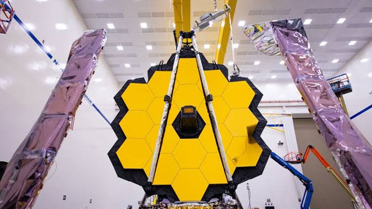 Christmas Eve, James Webb Space Telescope Will Launch