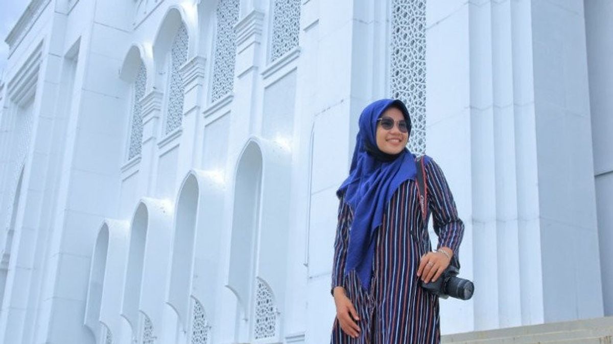 Nagan Raya Jade Mosquée Commence Visité Par Les Touristes Locaux