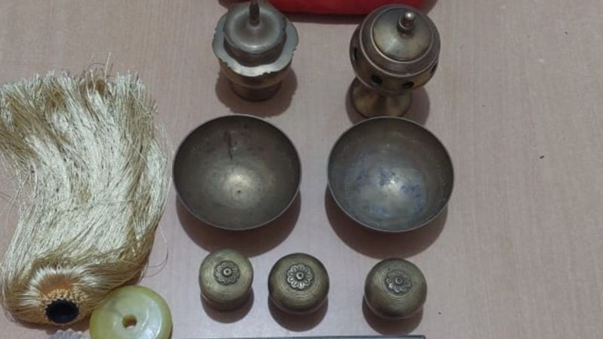 Aksi Nekat di Tengah Ikon Sejarah: Polisi Amankan 2 Pencuri Benda Cagar Budaya Istana Siak