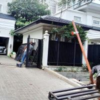 Jusuf Kalla的房子被撞，据称是醉酒女司机造成的