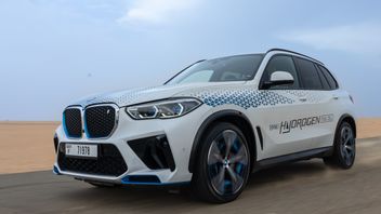 BMW iX5 Hydrogen Terbukti Tangguh Melewati Rintangan Ekstrem di Padang Pasir