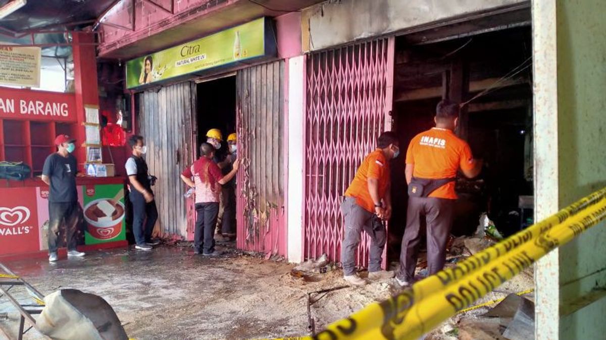 Labfor Polda Sumsel Aide à Enquêter Sur L’incendie D’une Supérette à Bengkulu Qui A Entraîné La Mort De 4 Personnes