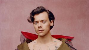 Harry Styles, Pria Pertama yang Jadi Sampul Majalah Vogue