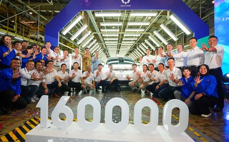 Wuling Rayakan Produksi 160.000 Unit Mobil di Pabrik Indonesia dan Lakukan Ekspor Cloud EV ke ASEAN