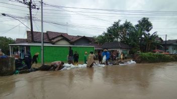 꾸두스 렝랑악 강둑이 붕괴되고 플라덴 빈재 농촌이 침수되다