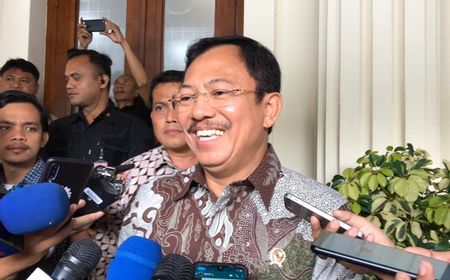 Pemerintah Bagikan Ponsel dan Simcard untuk WNI yang Diobservasi di Natuna