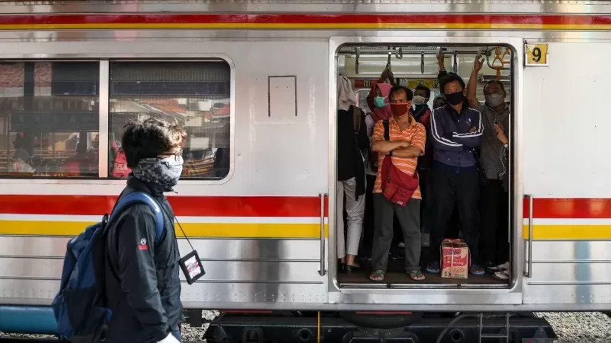 Jabodetabek KRL Until 3 AM On New Year's Eve 2024, Here's The Operational Schedule