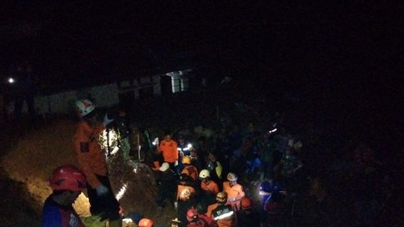 SAR Gabungan Evakuasi Jasad Terakhir Korban Longsor di Sukabumi