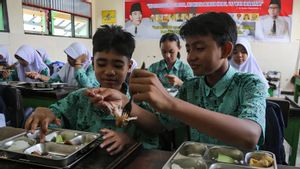   BGN Tegaskan Tak Ada Ompreng MBG Mengandung Minyak Babi