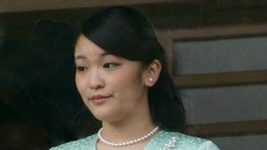 Cucu Mantan Kaisar Jepang Diizinkan Menikah dengan Warga Biasa