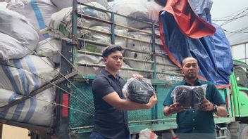 ressemble à l’origine mais à faux! La police de Jateng Bongkar le syndicat de contrefaite marque Eiger dans 2 magasins de la ville de Surakarta