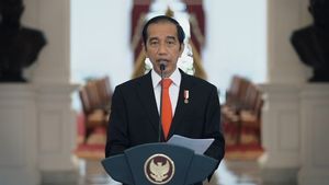 Petugas Pelayan Publik Mulai Divaksin, Jokowi: Utamakan yang Lanjut Usia