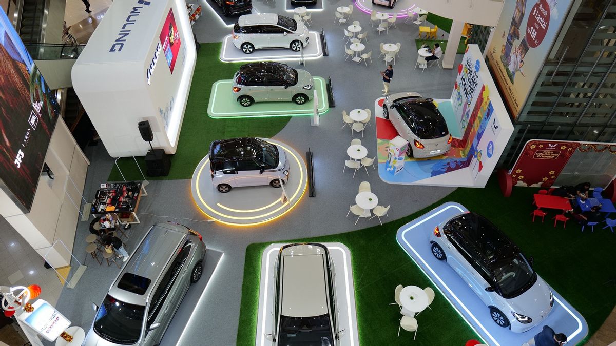 Wuling Holds Exhibition At Kelapa Gading Mall, Can Test Drive Directly