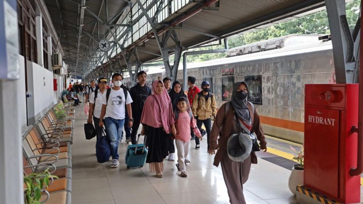 JAKARTA - خدم KAI Commuter 2.5 مليون مستخدم في نهاية هذا الأسبوع